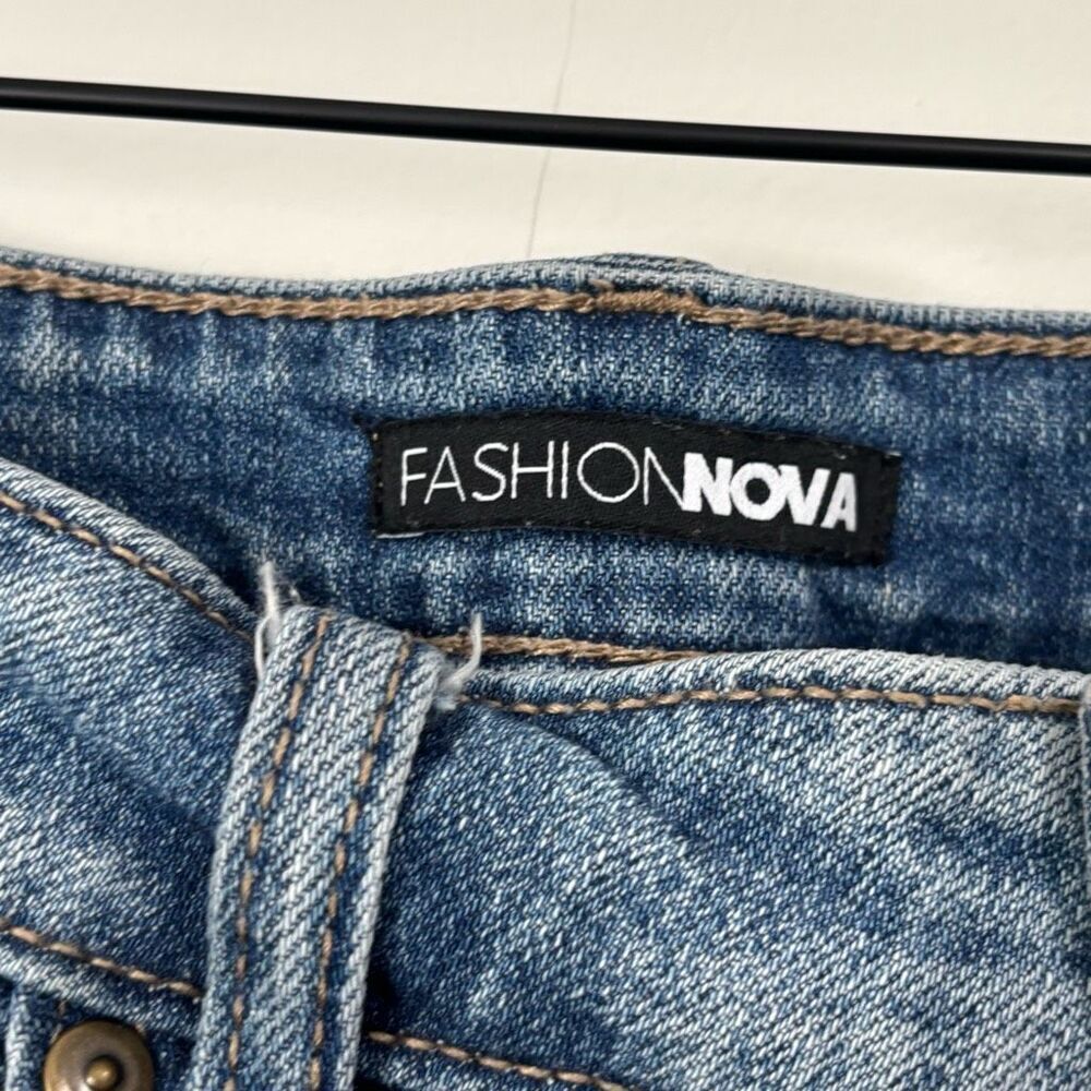 Fashion Nova Distressed Skinny Jeans Juniors 5 - Picture 2 of 4